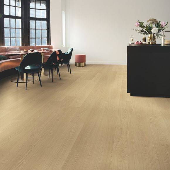 Quick-Step Capture 9mm Beige Varnished Oak SIGShowerwall