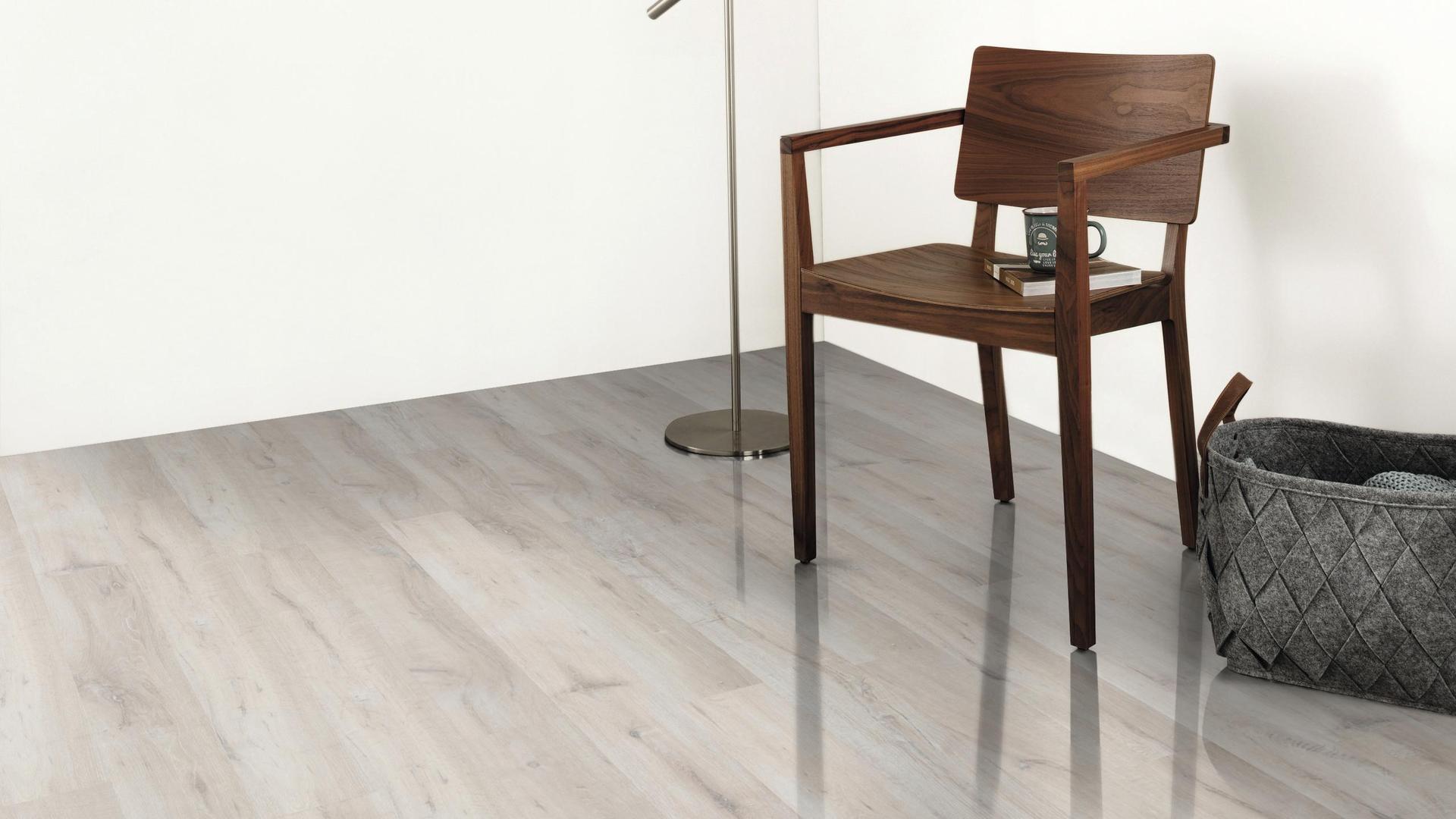 Kaindl Easy Touch 8mm Helsinki Oak High Gloss Flooring P80382 - Image 2