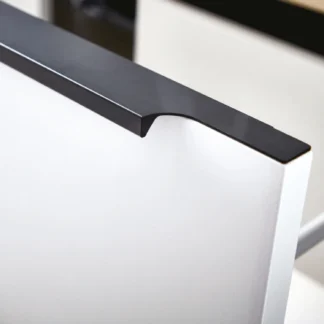Scudo Muro Black Handle For 500mm Wall Hung Unit